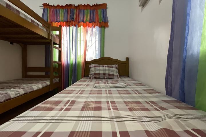 Room 35 of 200