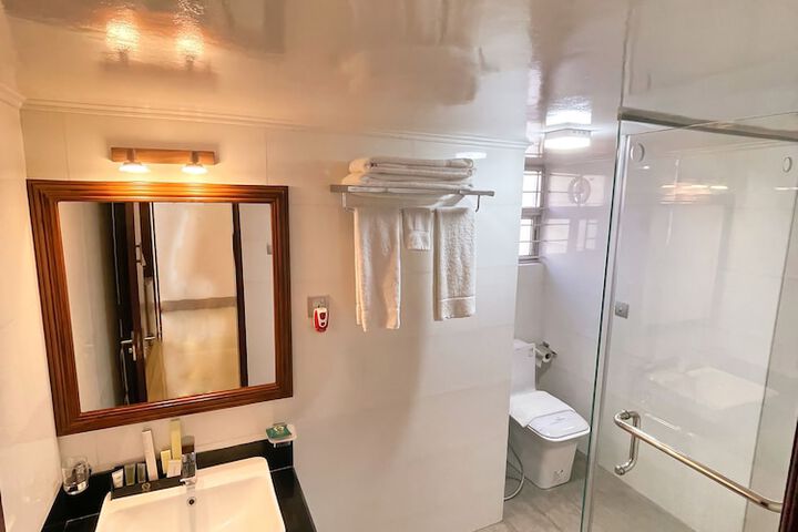Room 21 of 27