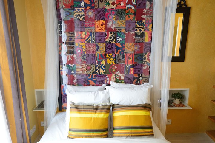 Room 93 of 648