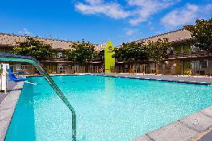 Pool image of SureStay Plus by Best Western Point Richmond