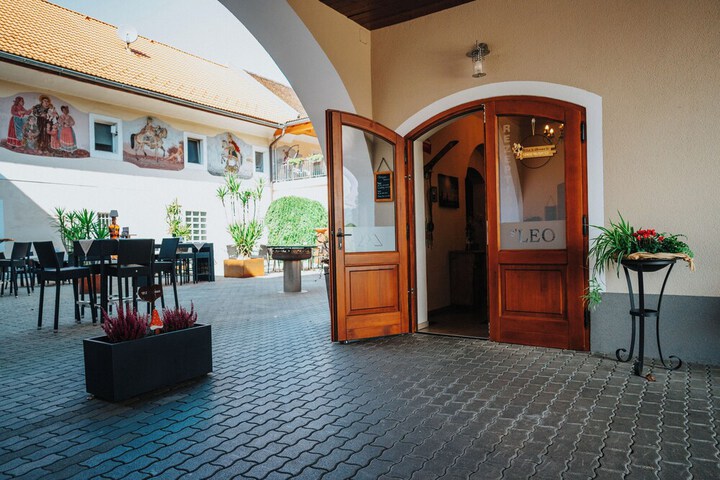 Hotel 2 of 59