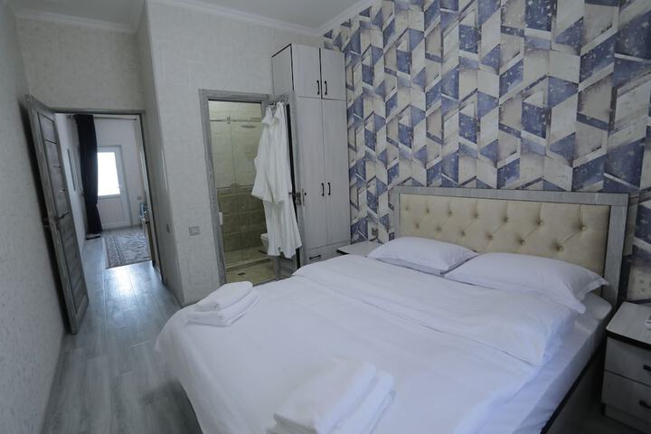 Room 8 of 19