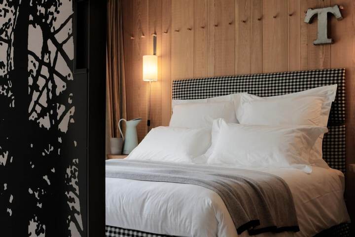 Room 10 of 62