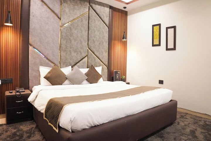 Room 10 of 23