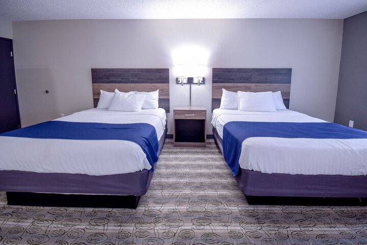 1 Queen Bed (21 of 22)