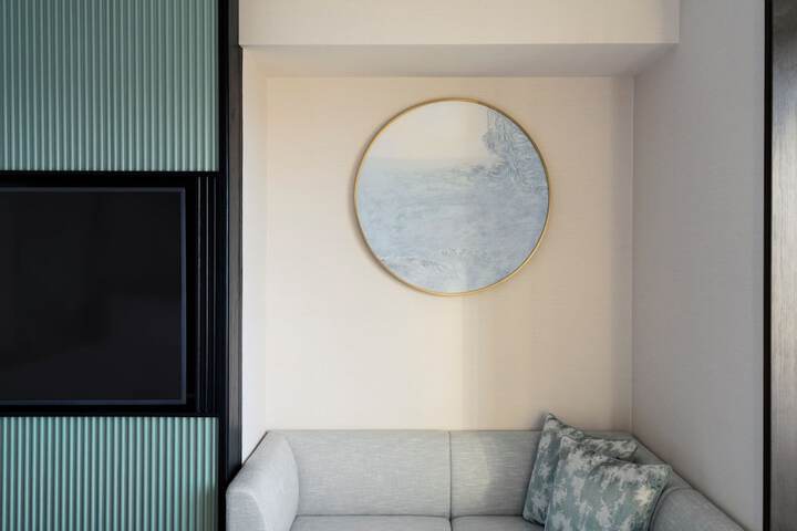 Room 52 of 110