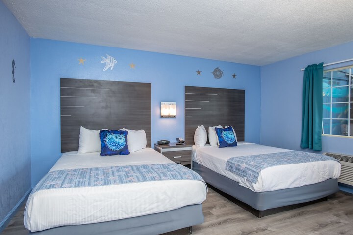 2 Double Beds (22 of 26)