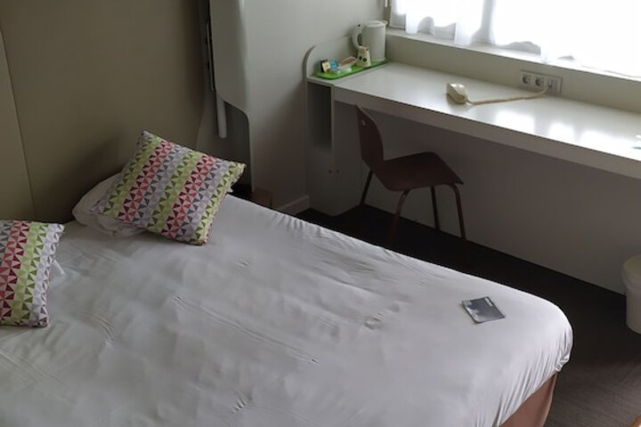 Room 17 of 44