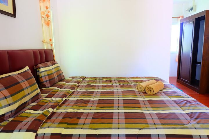 Room 4 of 57