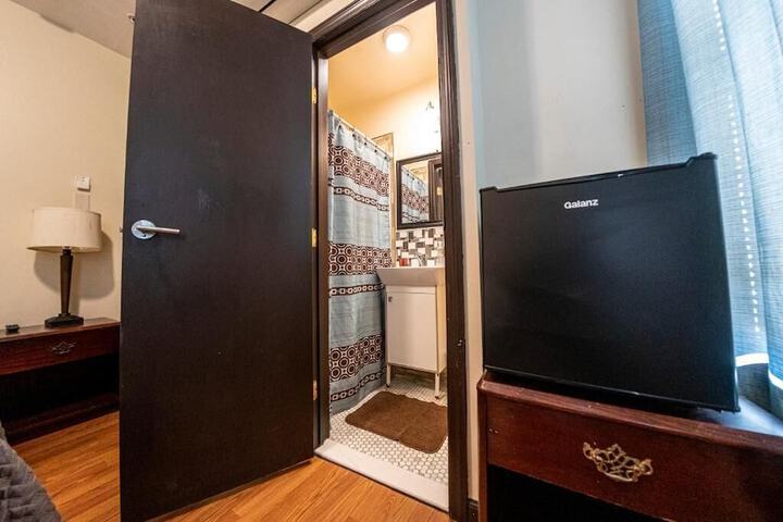 Room 21 of 51