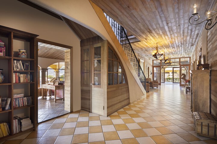 Hotel Interior 70 of 91