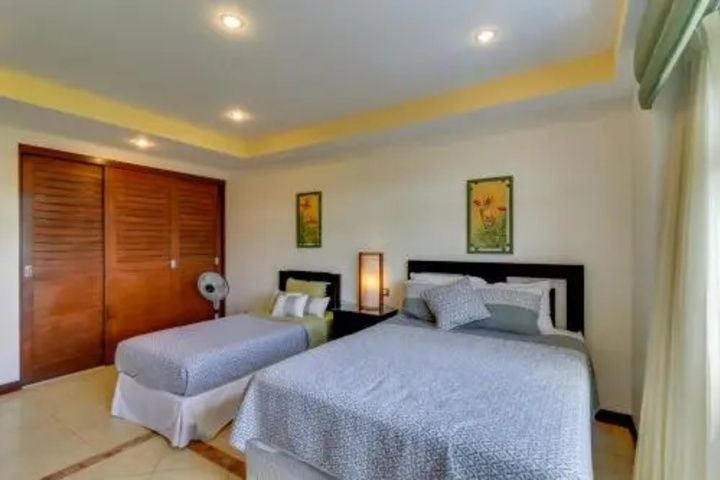 Room 3 of 26