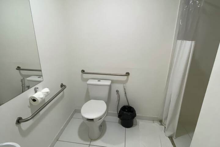 Room 12 of 23