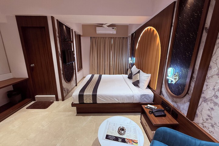 Room 37 of 74