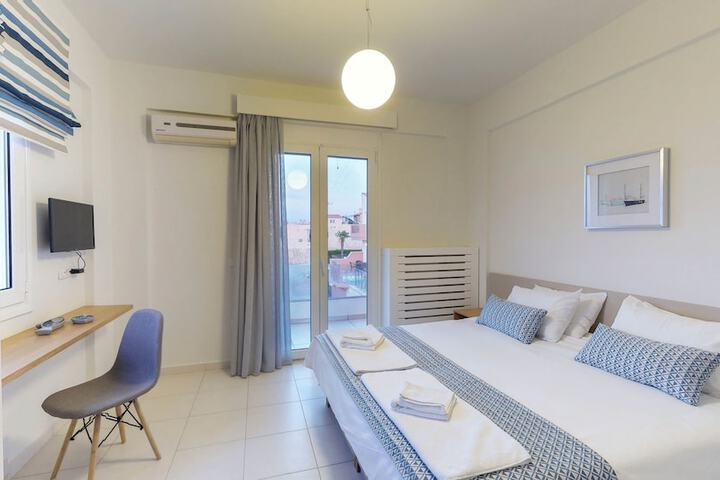 Room 4 of 82