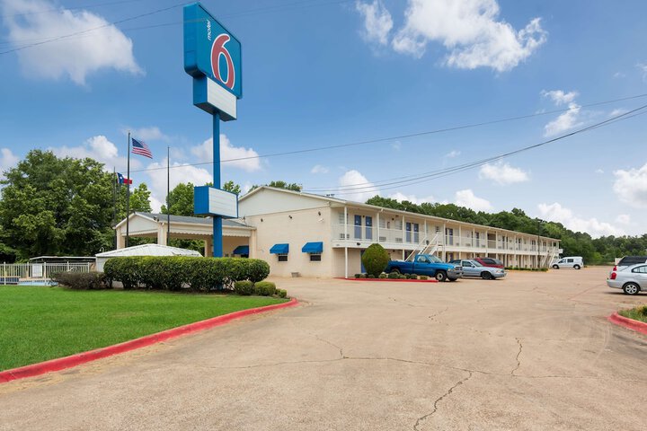 Hotel 32 of 33