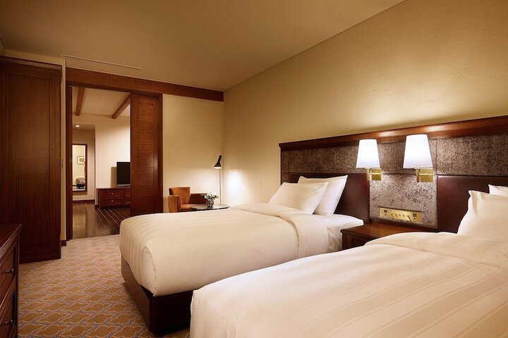 Room 65 of 223