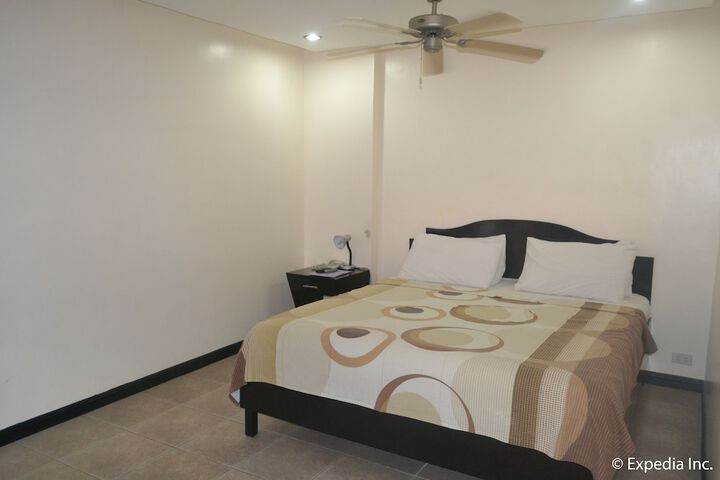 Room 14 of 65