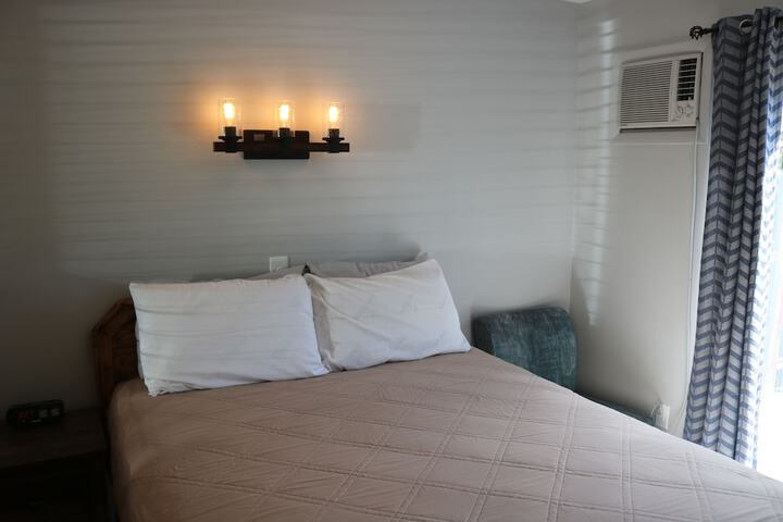 Room 3 of 87