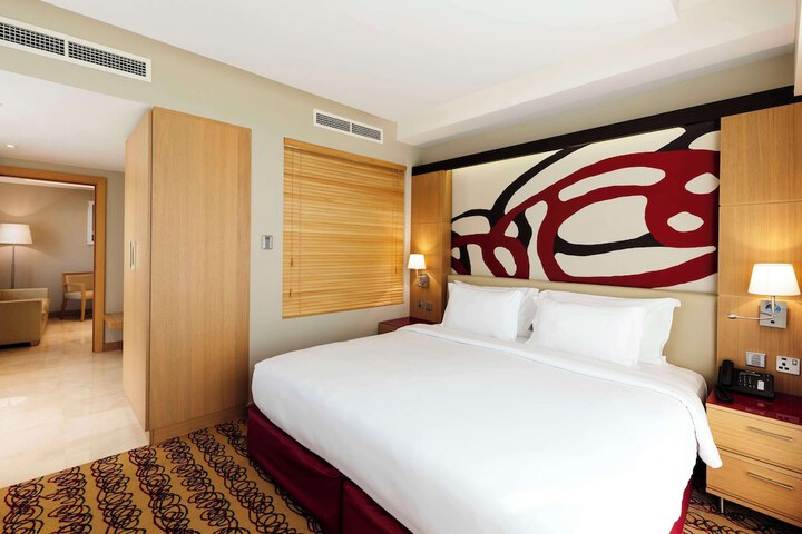 Room 51 of 179