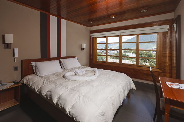 Room 6 of 56