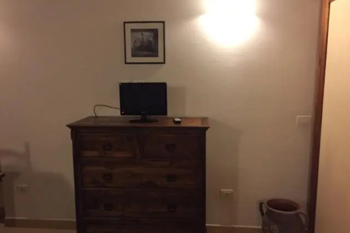 Room 11 of 14