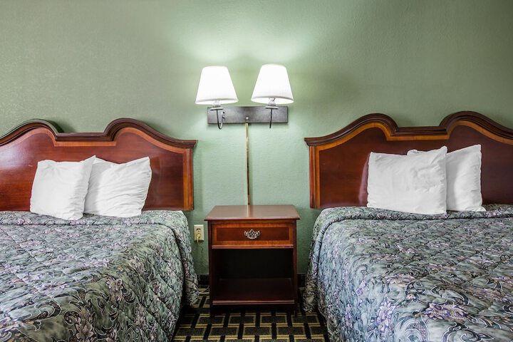 Room 15 of 19