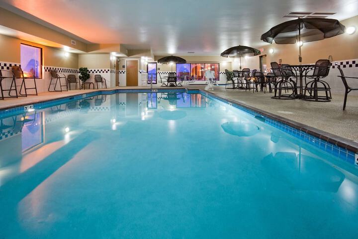 Hotel with Pool