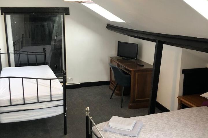 Room 6 of 23