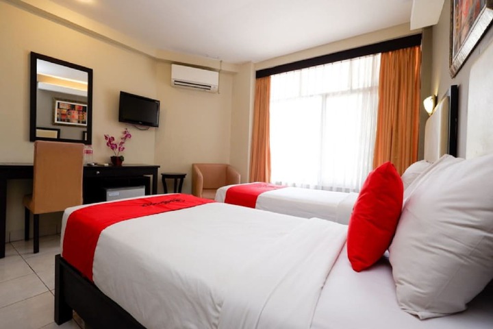 Room 4 of 15