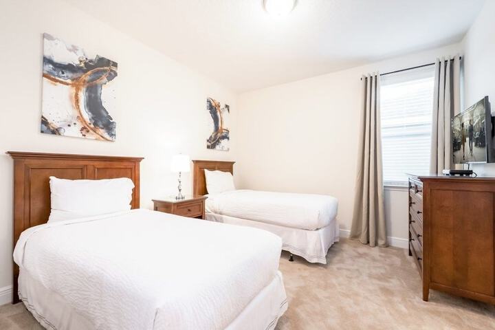 Room 8 of 31