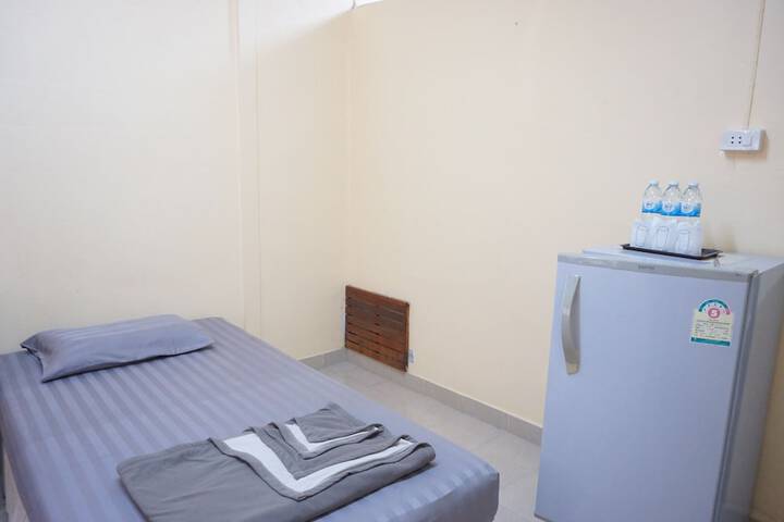 Room 16 of 44
