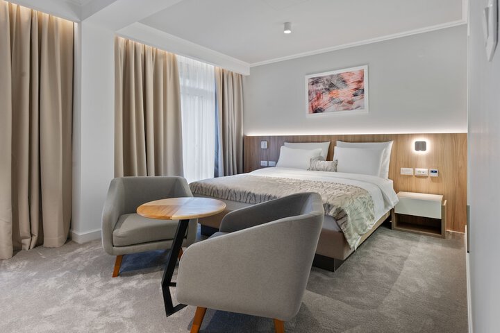 Room 3 of 6