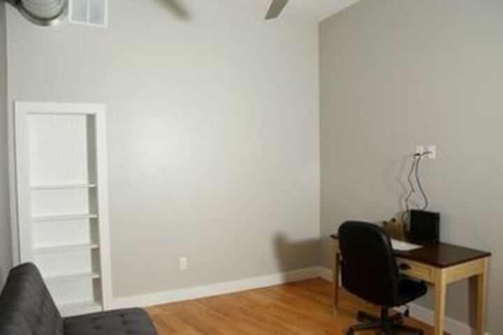 Room 12 of 32