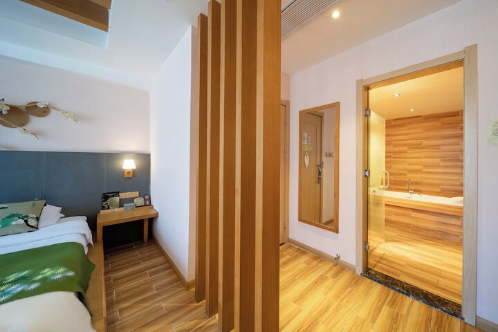 Room 100 of 149