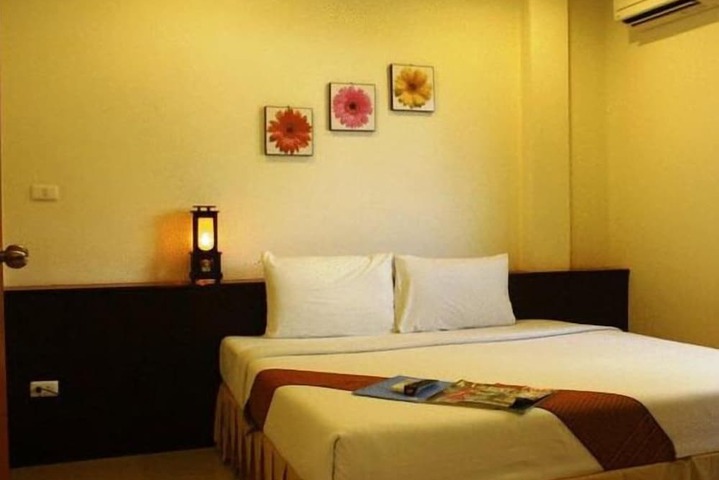 Room 5 of 49