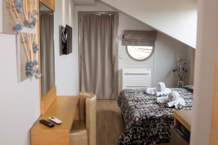 Room 56 of 105