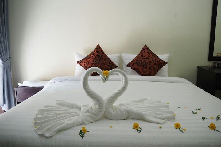 Room 10 of 99