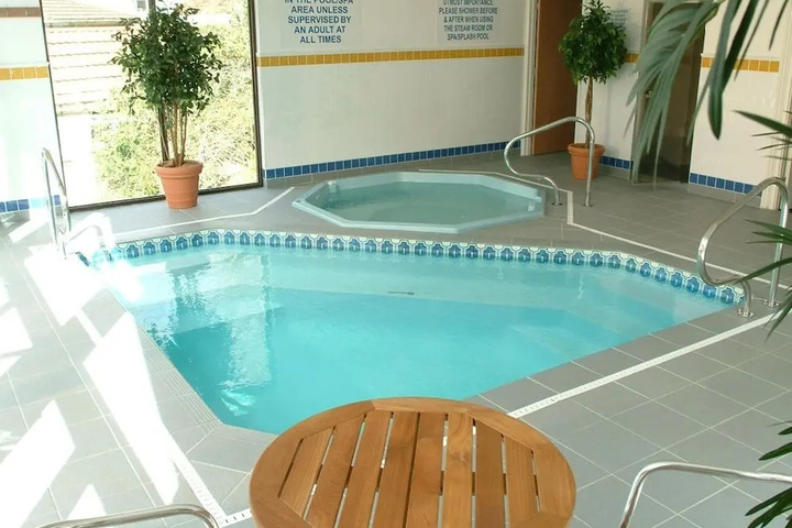 Pool 10 of 16