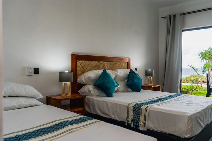 Room 4 of 25