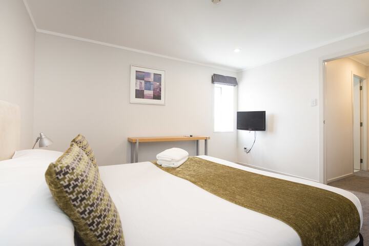Room 7 of 25