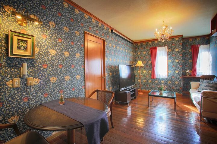Room 22 of 38