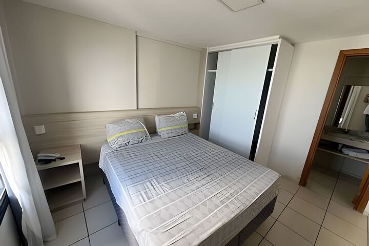 Room 12 of 137