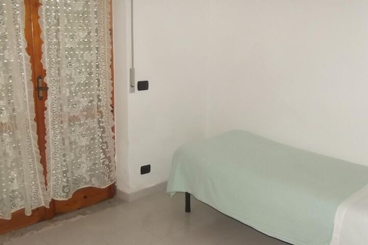 Room 8 of 43