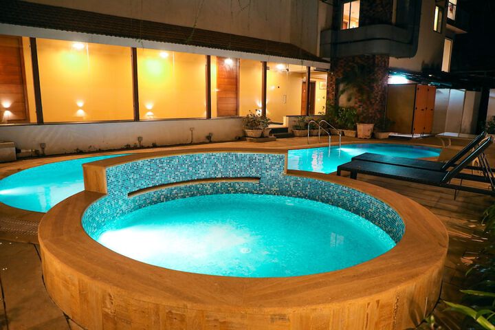 Pool 19 of 35