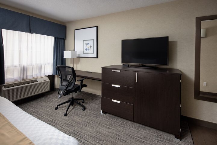 Room 8 of 22