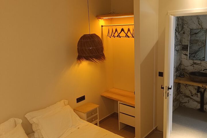 Room 2 of 14