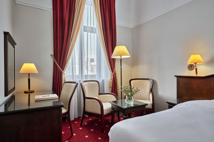 Room 16 of 70