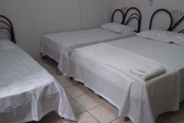 Room 152 of 189