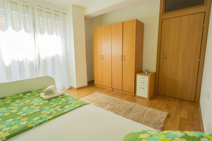 Room 5 of 17